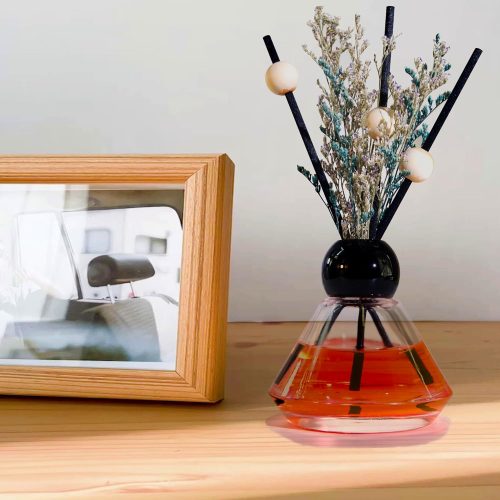 Set of 2 Empty Glass Diffuser Bottles – Refillable Decorative Bottle Kit featuring a Vintage Diamond-Cut Style; Includes 20 Reed Sticks, 10 Wooden Beads, and Dried Flower Ornaments; 100ml Capacity (2-Bottle Pack).